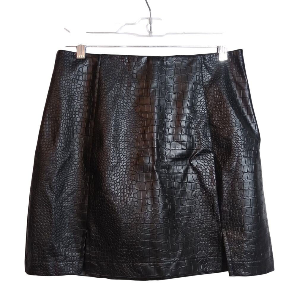Alya Black Faux Leather Edgy Reptile Embossed Mini Skirt Size M